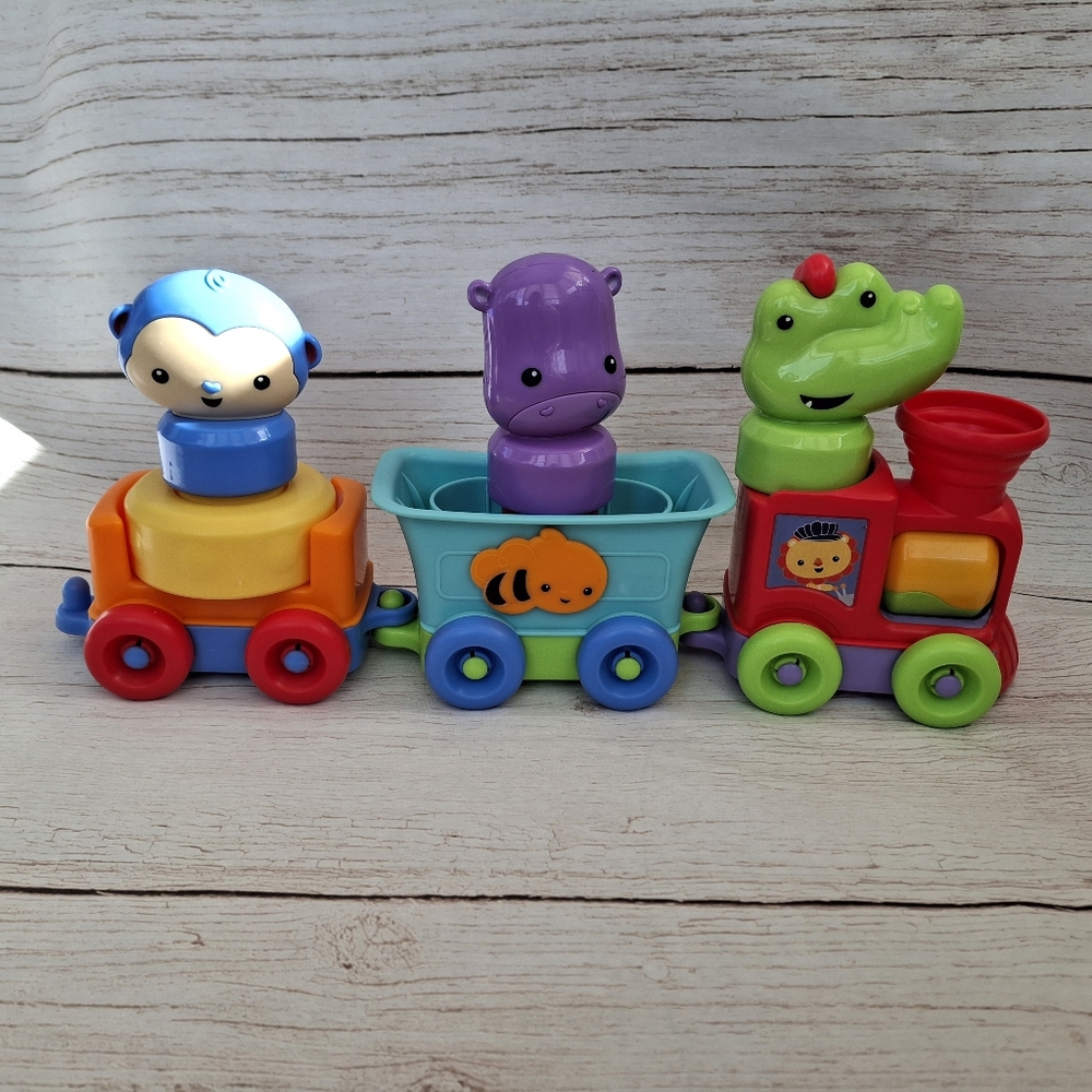 Fisher Price Animal Train Baby Toy Rattle And Roll Silly Safari